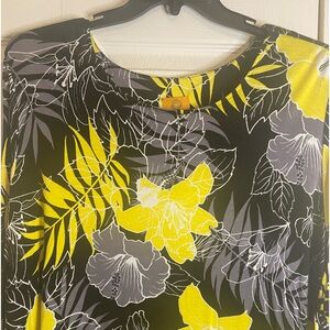 Ruby Rd plus size blouse. Size 3X Black and Yellow  flower pattern.